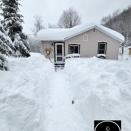 サン・タレクシ・デ・モン Chalet Falaise By Chalets Nabuヴィラ エクステリア 写真